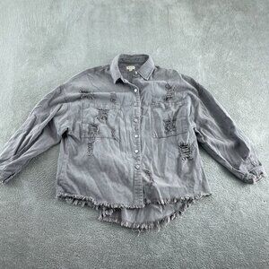 POL Distressed Gray Denim Button-Up Shirt With Frayed Hem By POL Size S 5869